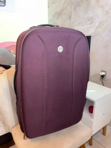 MALA ROXA PRA VIAGEM
