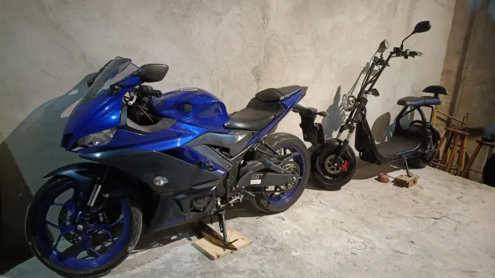 Yamaha R3 2023 impecável
