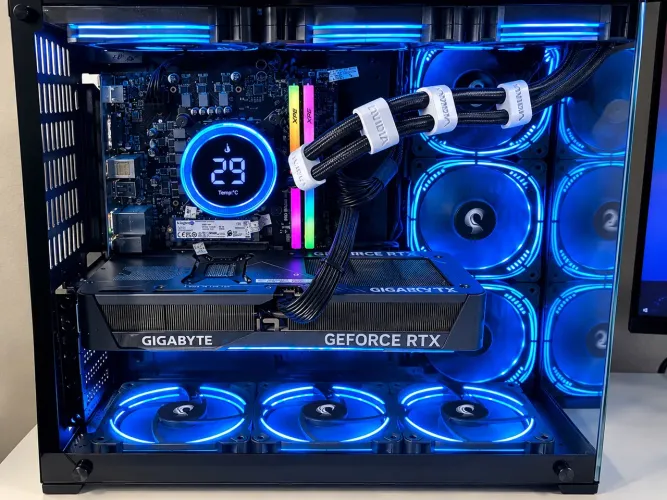 PC GAMER HIGH-END - RTX 5070 12GB + i5-14600KF