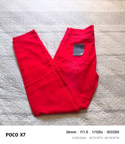 Calça jeans com elastano