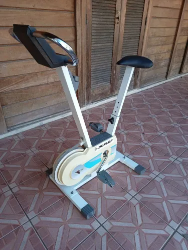 Bike ergometrica Dunlop com ajuste de altura 400 a vista ou 12 x de 40 no cartão