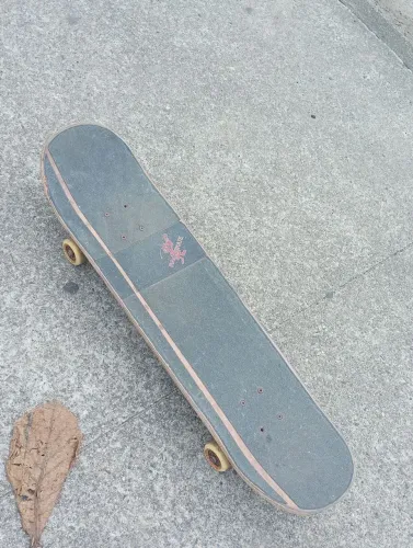 SKATE SEMI PROFISSIONAL! Perfeito para voce que quer andar começando gastando pouco.