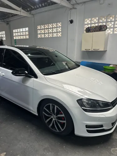 Volkswagen Golf Highline 1.4 TSI Total Flex Aut. 2017