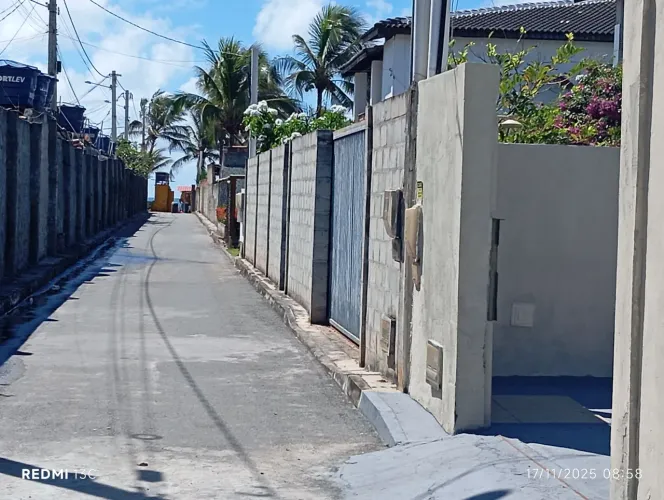 Casa 2/4 com piscina em praia de jauá
