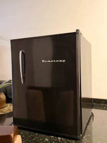 Frigobar Brastemp 76L Preto Retrô