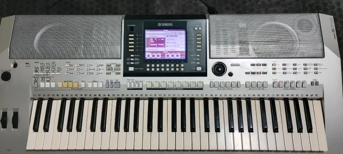 Yamaha PSR S710