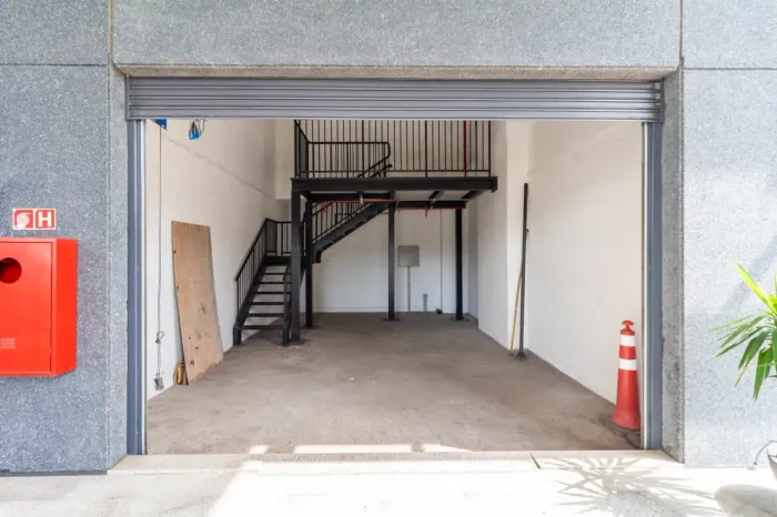 Loja na Avenida Marquês de São Vicente, 1301 - Lojas 3 a 12 60 m²