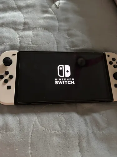 Nintendo Switch OLED - Usado