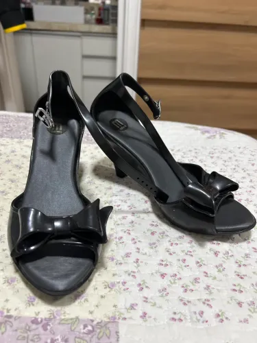 Melissa salto médio 36