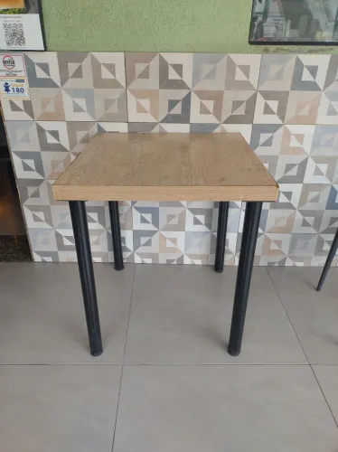 Mesas para bar e restaurante 