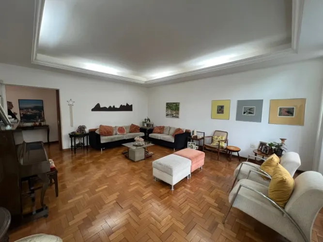 CASA Á VENDA SERRA 7 QUARTOS 3 SUÍTES 5 VAGAS