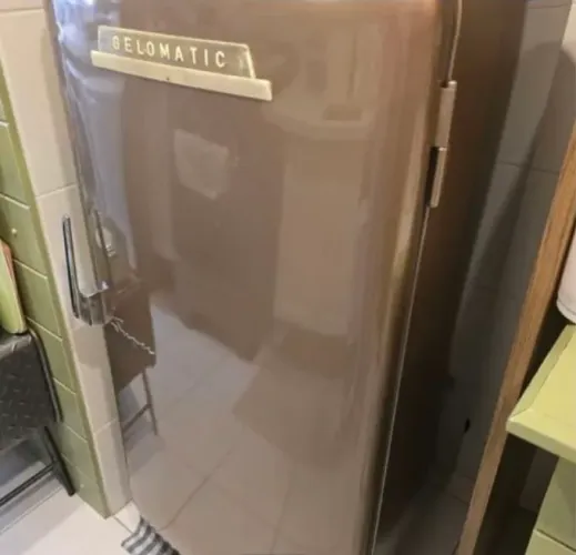 Geladeira antiga restaurada