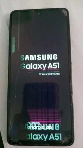 Vendo um celular Samsung A51 falta só a tela que está quebrada valor 350