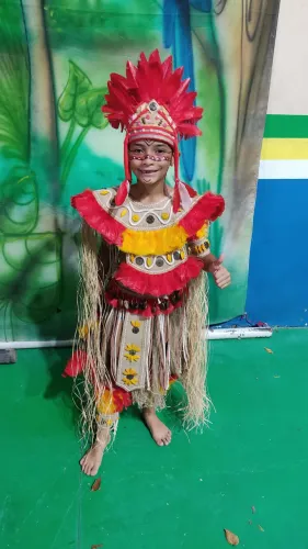 Alugo fantasia de pajé infantil