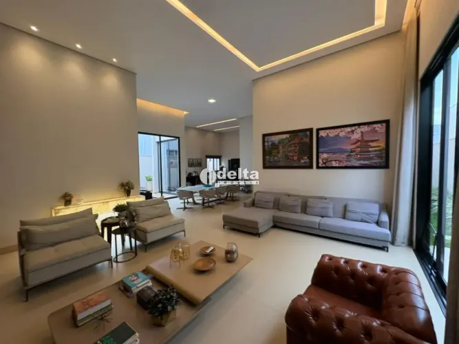 Casa no condomínio GOLDEN VILLAGE disponível para venda em Uberlândia-MG
