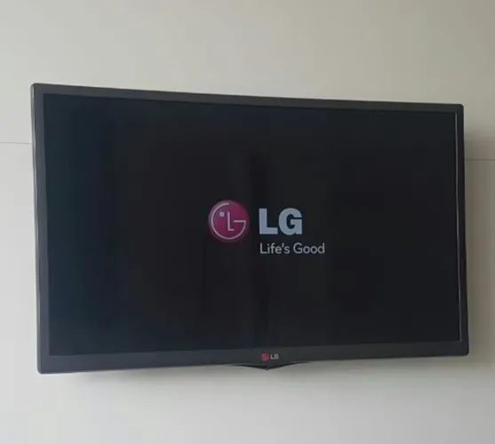 Tv LG antiga (não é smart tv) 32 polegadas 