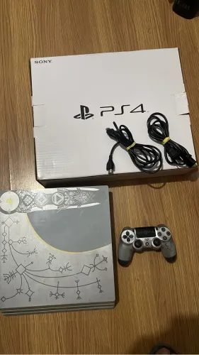 PlayStation 4 pro Edição God Of War