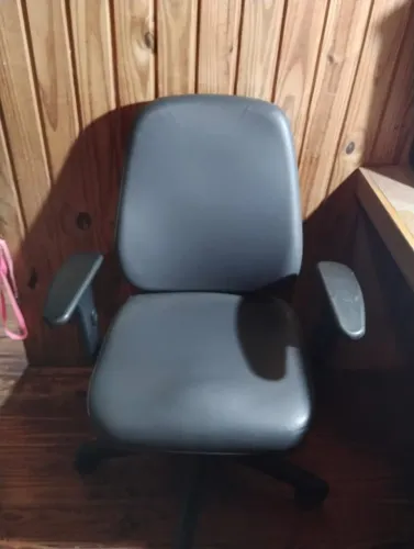 Vendo cadeira de escritorio