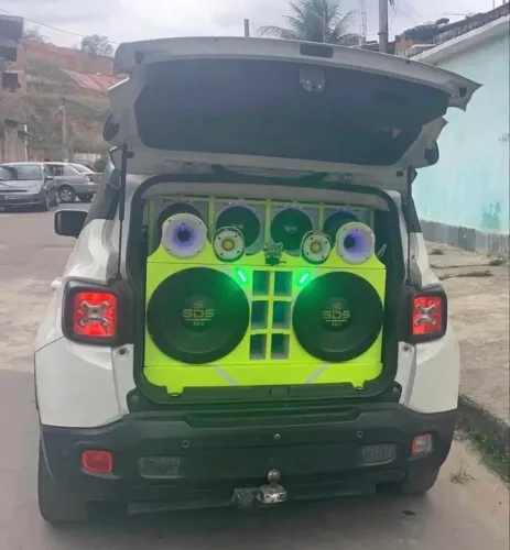 Som automotivo