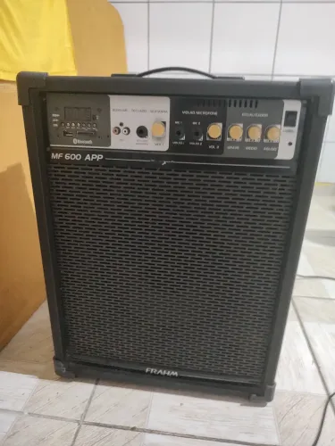 Vendo caixa de som! Frahm com controle