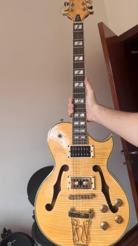 Eagle semi-acústico GSH 570
