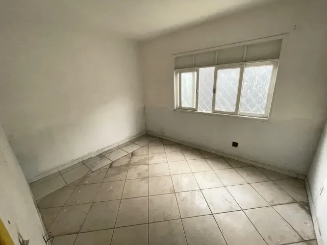 Imóvel para aluguel possui 350 metros quadrados com 7 quartos em Praia da Costa - Vila Vel