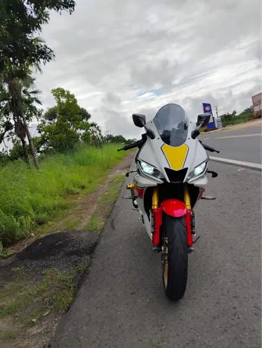 Yamaha R3 