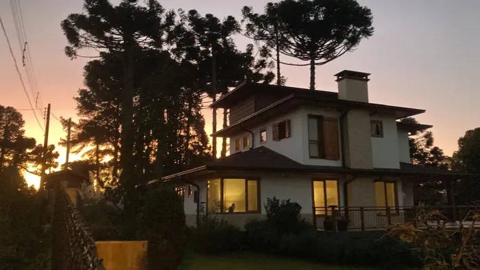 Excelente e linda residência a venda em Monte Verde MG, imóvel de alto padrão confira!