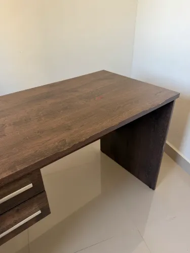 Escrivaninha 120cm x 60cm x 74cm