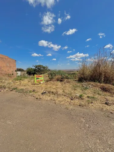 Lote à Venda em Anápolis