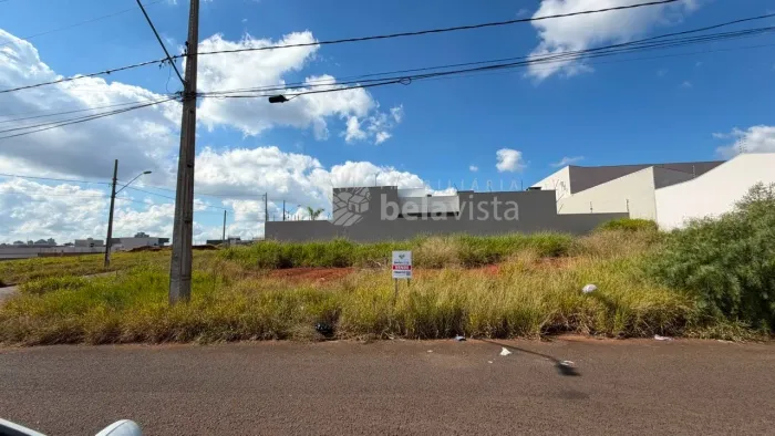 TERRENO DE ESQUINA À VENDA NO RESIDENCIAL CAZARIN 2 EM APUCARANA