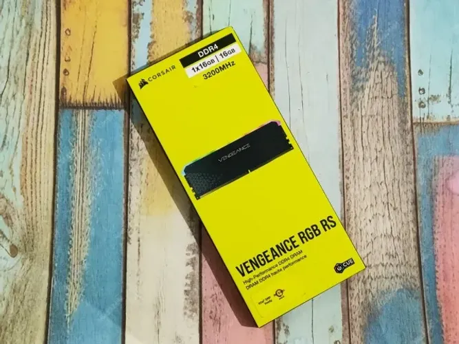 Memória RAM DDR4 Corsair Vengeance RGB RS 16GB 3200MHz RGB