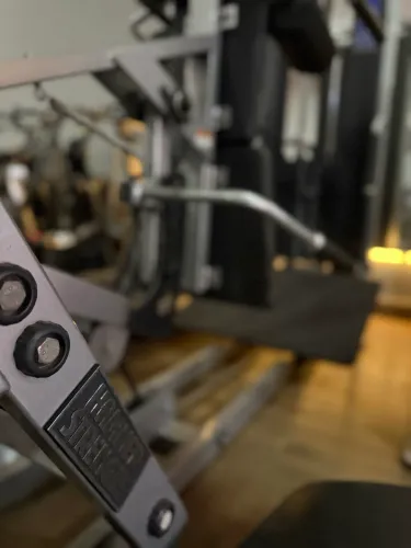 Life fitness. Hack V Squat MTS. HAMMER