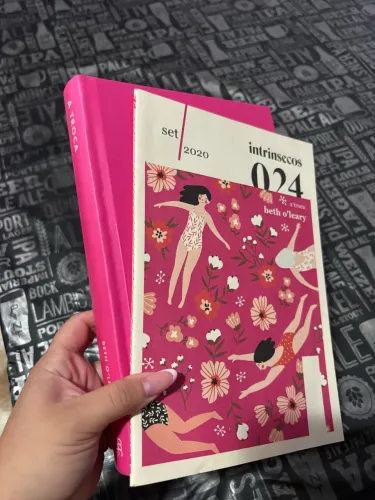 Livro a troca+ revista clube intrínsecos