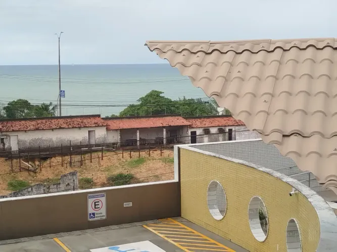 Alugo Ap. semi mobiliado em Ponta Negra com vista para o mar
