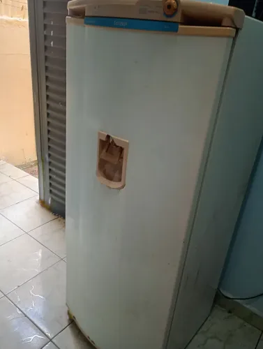 Geladeira Consul degelo seco