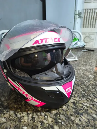 Capacete Robôcop com óculos solar interno 