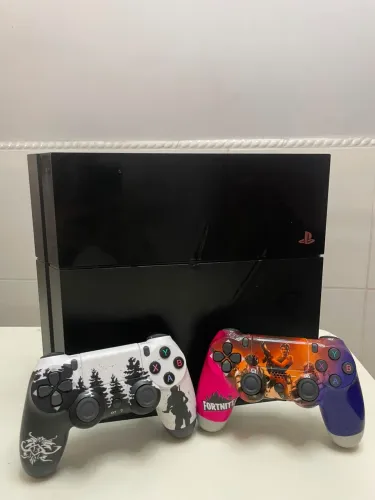 Ps4 fat bem conservado 