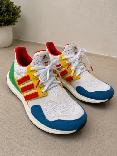 tênis adidas ultraboost dna x lego 43