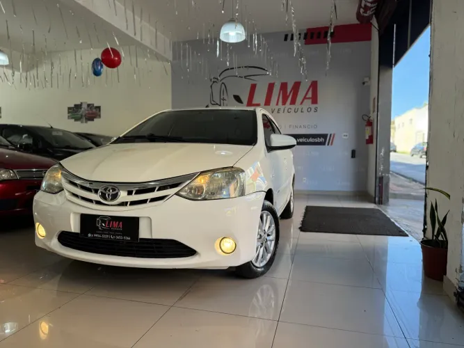 Toyota Etios XLS 1.5 Flex 16V 5P Mec. 2014