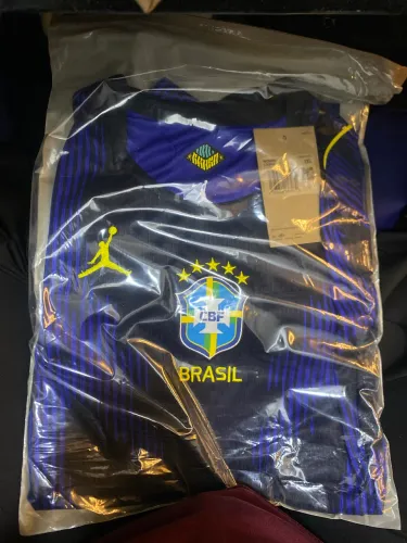 Camisa feminina do Brasil