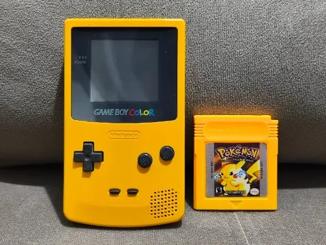 Game Boy Color + Pokémon Yellow - envio pela Olx