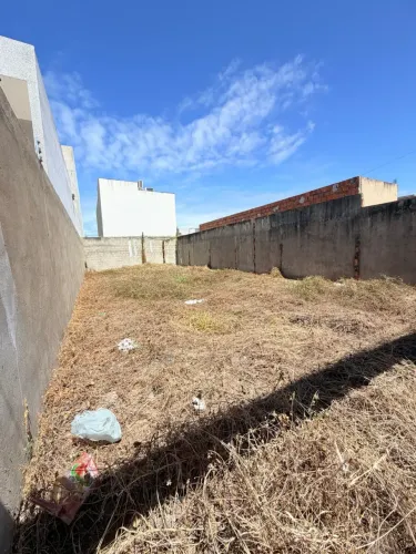 Terreno à Venda  Luar da Barra I