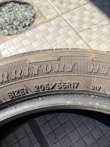 Par de pneus aro 17 205-55-17 Goodyear 