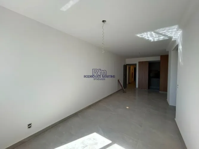 APARTAMENTO 03 QUARTOS 02 VAGAS NO CAIÇARA.