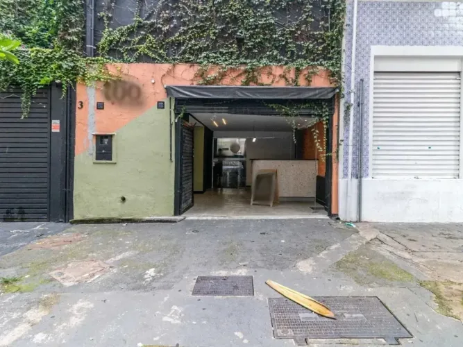 Sobrado para aluguel com 221 metros quadrados com 3 quartos em Consolação - São Paulo - SP