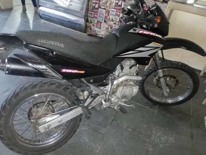 Vendo bros ano 2008 partida elétrica