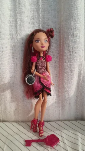 Boneca Ever After High Briar Beauty Primeiro Capitulo 
