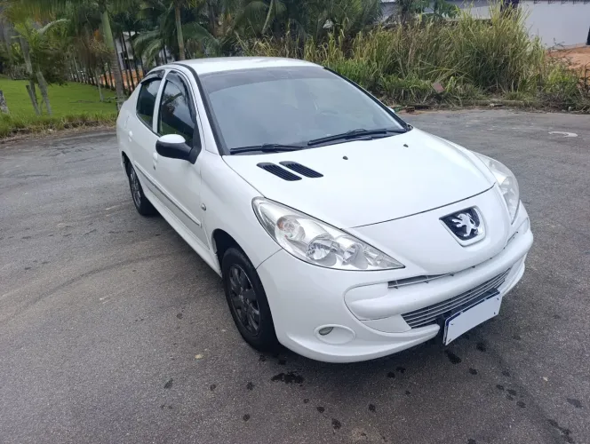 Peugeot 207 Sed. Passion XR Sport 1.4 Flex 8V 4P 2012