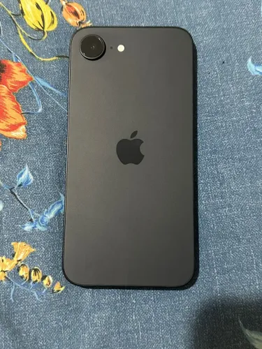 iPhone 16e